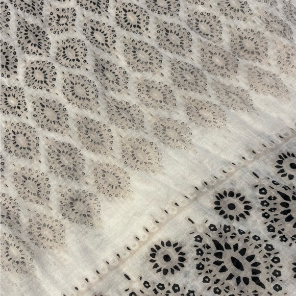 Hatattack Neutral Diamonds Printed Sarong - Picture 4 of 5